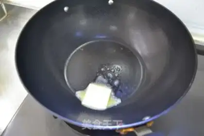 Make Roasted guacamole eggs step 3