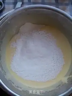 Make Strawberry birthday cake step 1