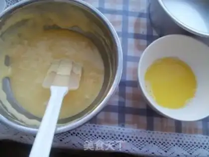 Make Strawberry birthday cake step 2