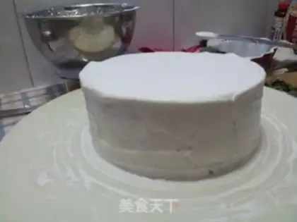Make Strawberry birthday cake step 5