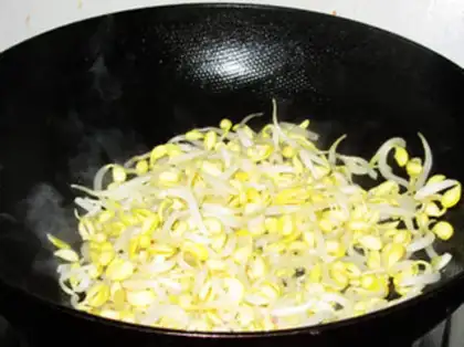 Make Jealousy, soybean sprouts step 3