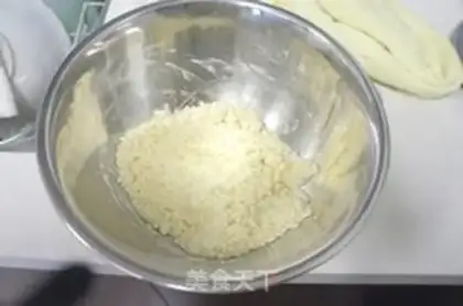 Make Strawberry cheese pie step 2