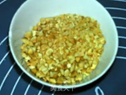 Make Plum peanut pretzels step 1