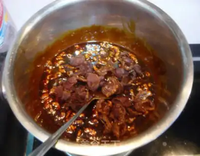 Make Cinnamon dates, gel cake step 9