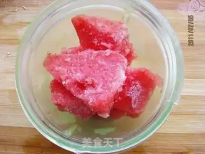 Make Watermelon sandy ice step 1