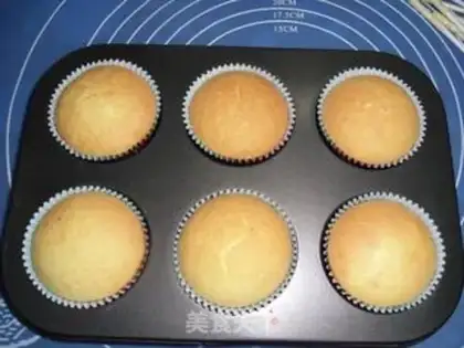 Make A flower cake cup step 7