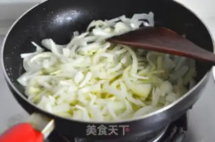 Make French onion soup step 1