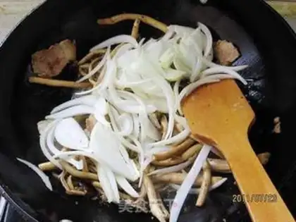 Make Onion tea mushrooms step 4