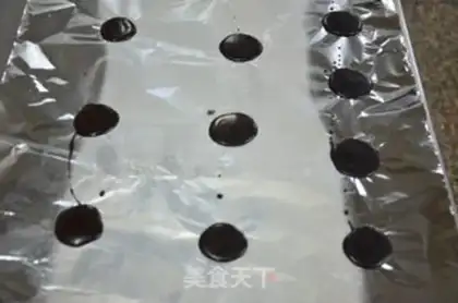 Make Chocolate petal bowl step 3