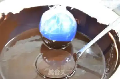 Make Chocolate petal bowl step 4