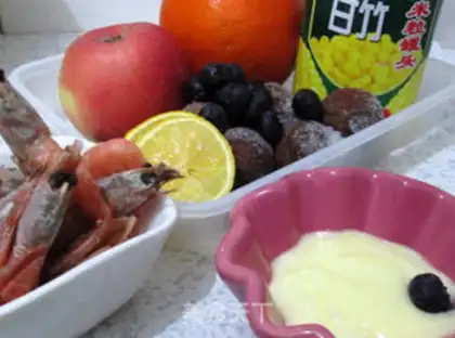 Make Arctic shrimp fruit salad step 0