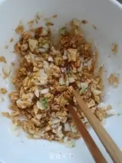 Make Garlic fan dolls step 3