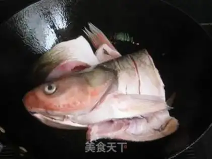 Make Pumpkin fish head step 2