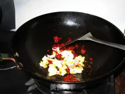 Make A red-leaf pan step 5