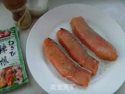 Make The salmon with the pasta step 0