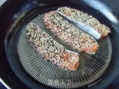 Make The salmon with the pasta step 6