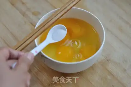 Make Onion bouquet eggs step 4