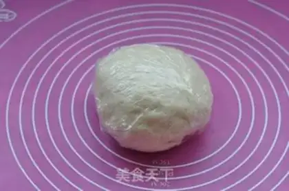Make Hand grab cake step 1