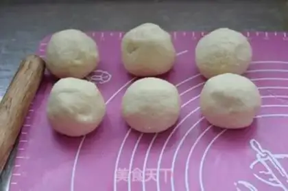 Make Hand grab cake step 2