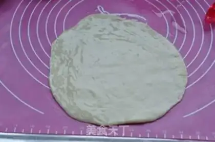 Make Hand grab cake step 3