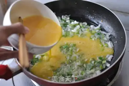 Make Onion bouquet eggs step 9