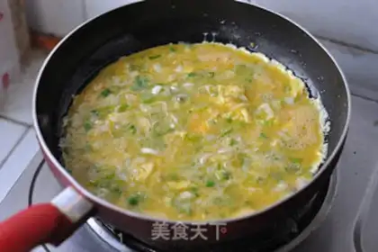 Make Onion bouquet eggs step 10