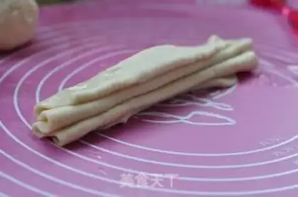 Make Hand grab cake step 4