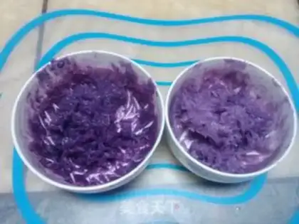 Make Little flower potato muffins step 2