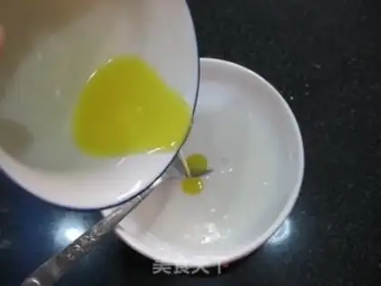 Make Piggy bath cake step 16