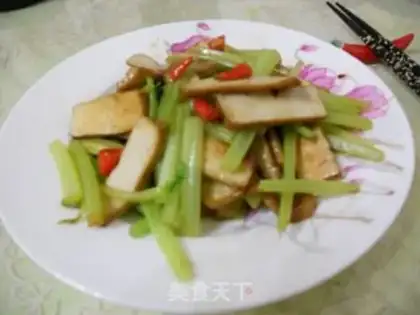 Make Celery fried dry step 5