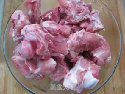 Make Big bone hotpot step 0