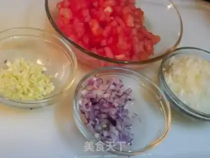 Make Tomato sauce shrimp step 1