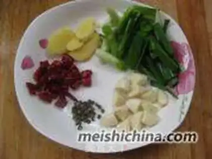 Make Big bone hotpot step 1