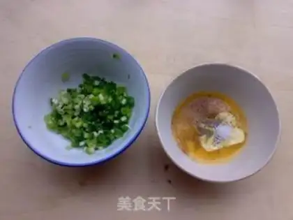 Make Onion butter buns step 0