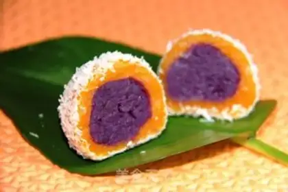 Make Double-coloured coconut ball step 11
