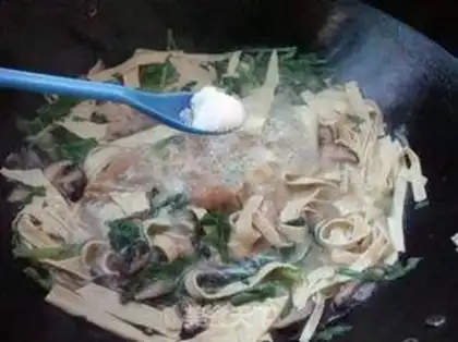 Make Cinnamon meat soup step 8
