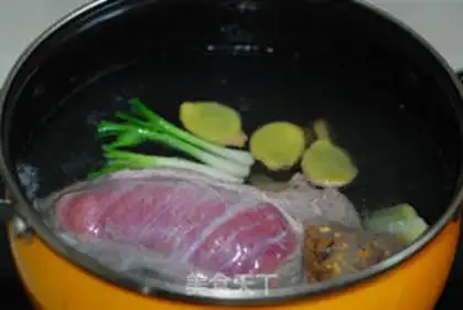 Make Spicy beef step 1