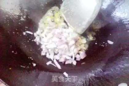 Make Carrot abalone egg fried rice step 2