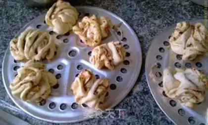 Make Spicy rolls step 15