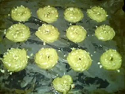 Make Peanut oil pretzels step 7