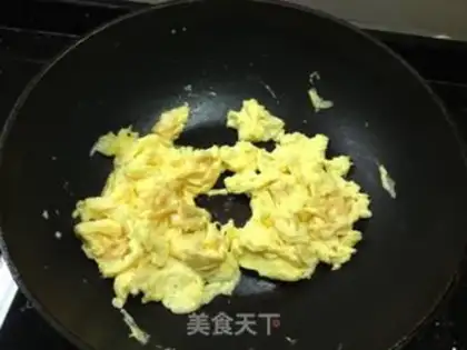 Make Stupid eggs, fried onions step 2