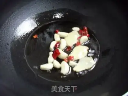Make Quick hands on the fish step 3