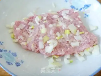 Make Two flowers and a large steak step 4