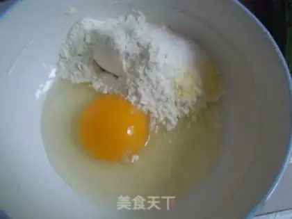 Make Spicy egg shrimp step 1