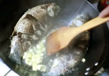 Make radish fish soup step 3