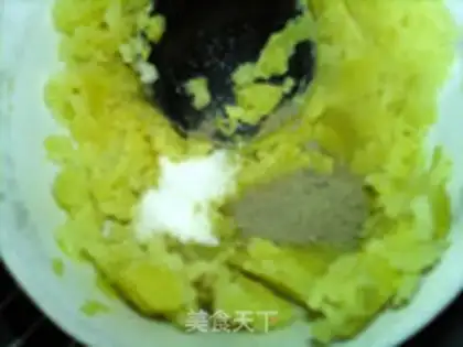 Make Potato mashed corn paste step 1