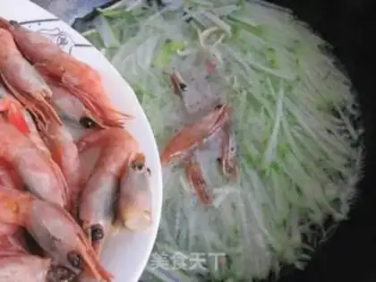Make Arctic shrimp radish soup step 7