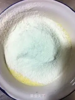 Make Orange-fruit cake rolls step 2