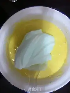 Make Orange-fruit cake rolls step 4