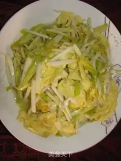 Make Garlic fried eggs step 7